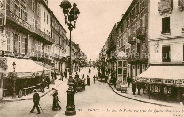 Vichy 03 Allier La Rue de Paris vue prise des Quatre Ch
