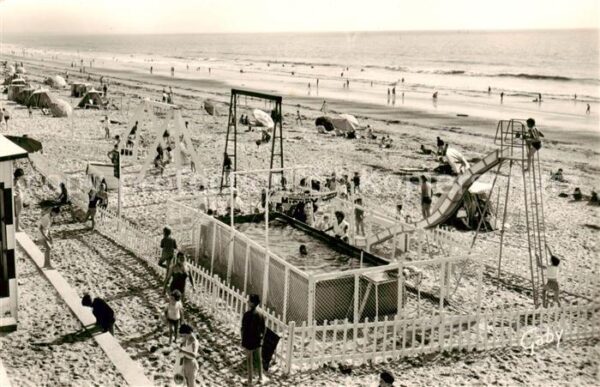 Jullouville La Piscine et la Plage