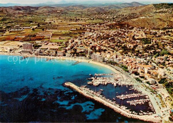 Le Lavandou Vue aerienne sur le Port et la Plage