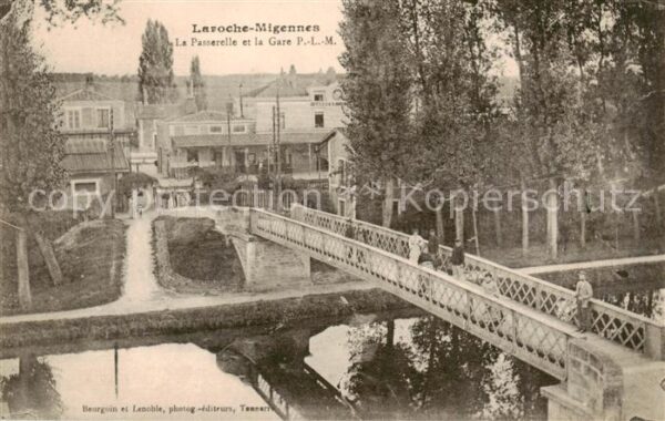 Laroche Migennes la Passerelle et la Gare PLM