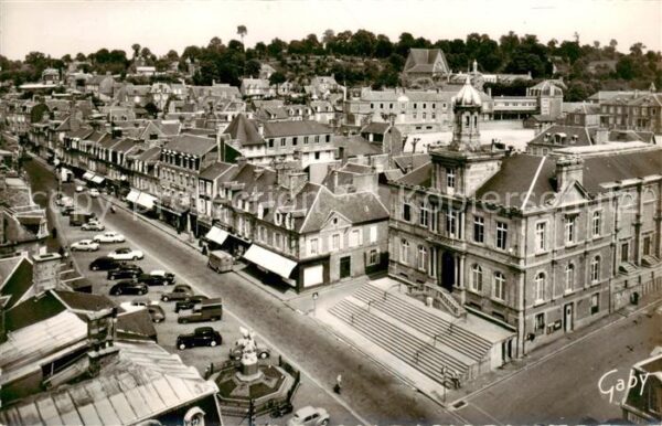 Villedieu-les-Poeles 50 Manche Vue d’ensemble la rue de la Republique