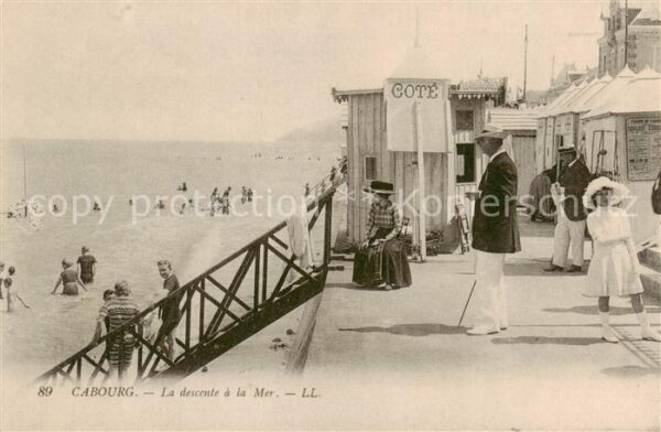 Cabourg 14 Calvados La descente a la Mer