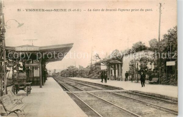 Vigneux -sur-Seine 91 Essonne La Gare de Draveil-Vigneux prise du qua