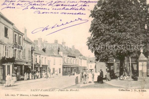 Saint-Fargeau 89 Yonne Place du Marché
