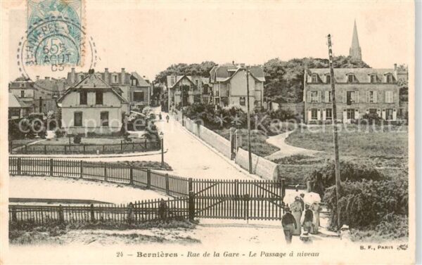 Bernieres -sur-Mer 14 Calvados Rue de la Gare Passage a niveau