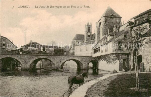 Moret-sur-Loing La Porte de Bourgogne ou du Pont et le