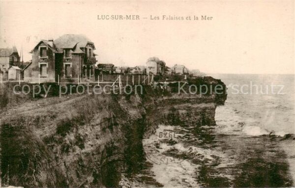 Luc-sur-Mer 14 Calvados Les falaises et la mer