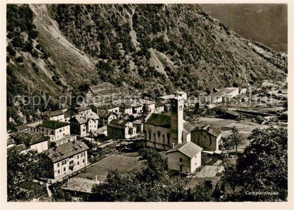 Campocologno GR Blick ins Tal auf den Ort mit Kirche