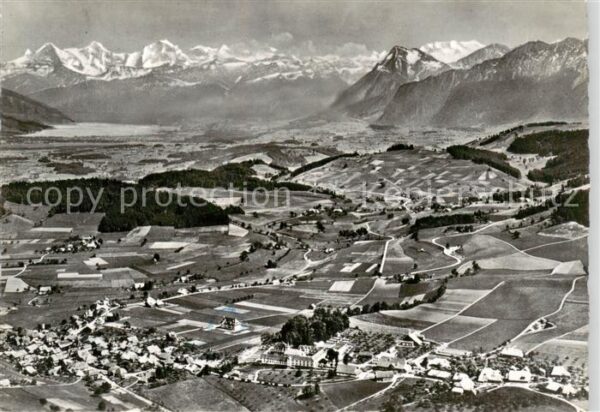 Riggisberg Gesamtansicht mit Alpenpanorama Feldpos