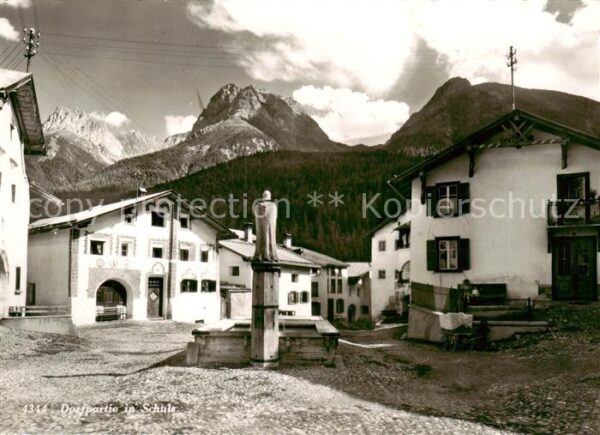 Schuls Scuol GR Dorfpartie Brunnen Alpen