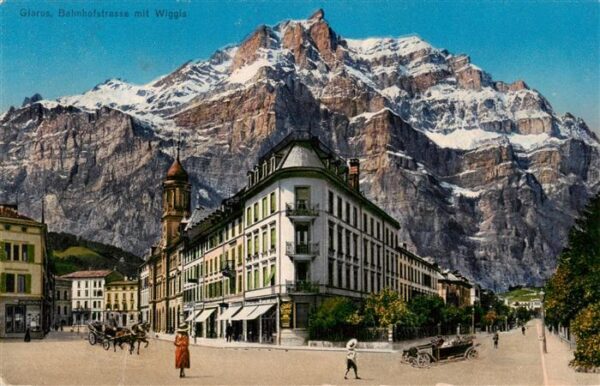 Glarus GL Bahnhofstrasse mit Wiggis