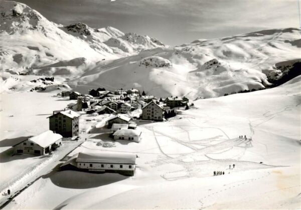 Bivio am Julierpass mit Piz Grevasalvas und C