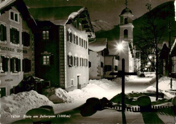Bivio bei Nacht