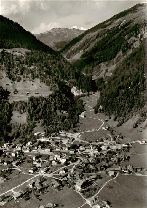 Klosters Dorf Fliegeraufnahme mit Schlappin