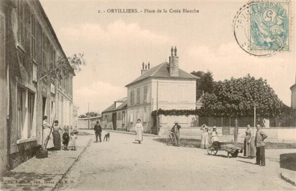 Orvilliers 78 Yvelines Place de la Croix Blanche