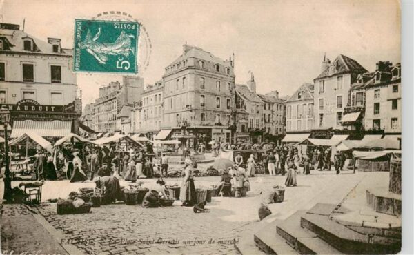 Falaise  14 Calvados La Place Saint Gervais un jour de march