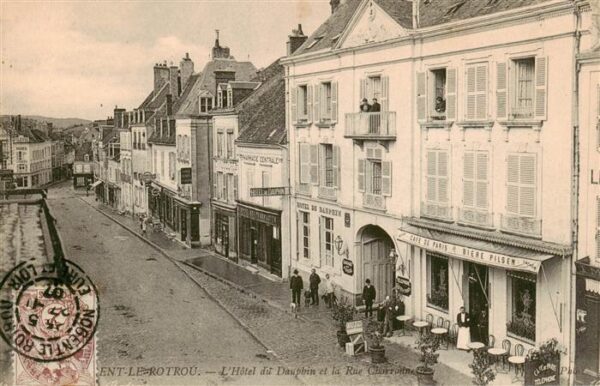 Nogent-le-Rotrou 28 Eure-et-Loir Hôtel du Dauphin et la Rue Charronnerie