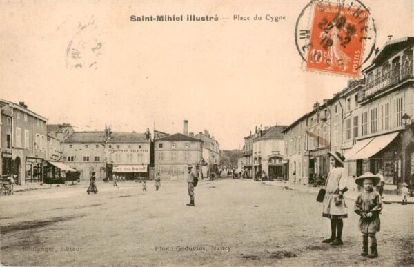 Saint-Mihiel 55 Meuse Place du Cygne