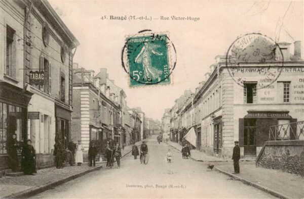 Bauge 49 Maine-et-Loire Rue Victor Hugo