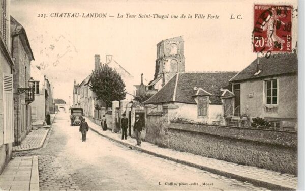 Chateau-Landon 77 Seine-et-Marne La Tour Saint Thugal vue de la Ville Fo