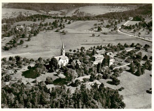 St Pelagiberg TG Fliegeraufnahme Kirche