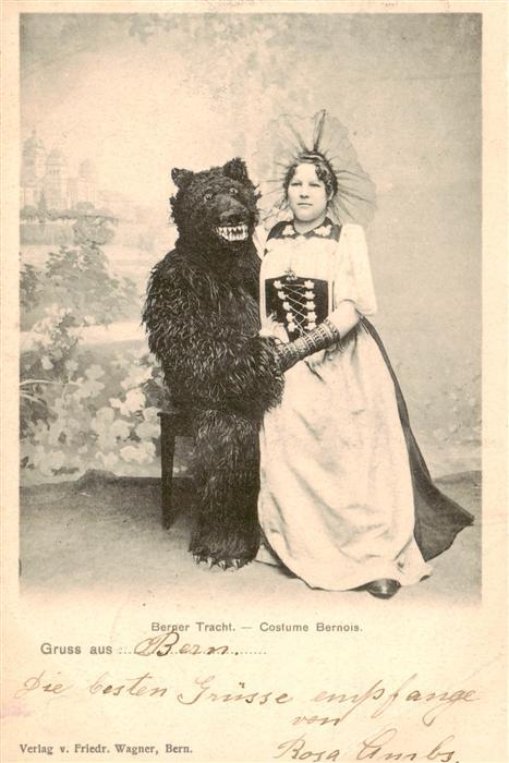 Bern BE Berner Tracht mit Bär