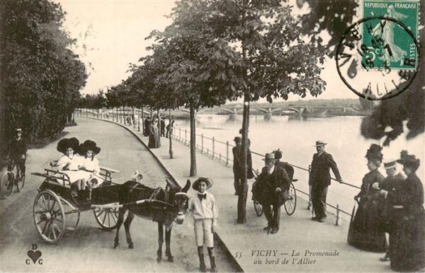 Vichy 03 Allier La Promenade au bord de l'Allier