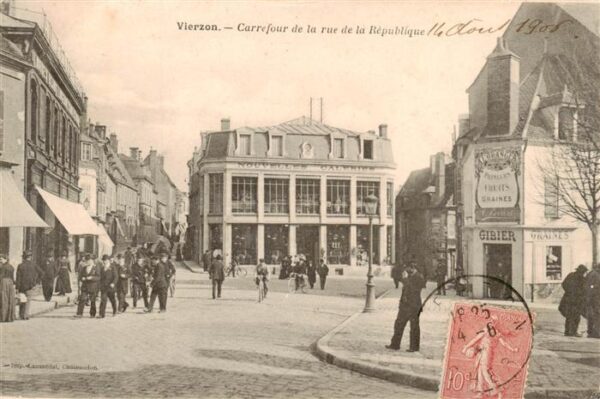 Vierzon 18 Cher Carrefour de la rue de la Republique