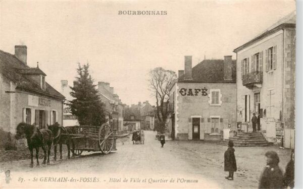 St-Germain-des-Fosses 03 Allier Hotel de Ville et Quartier de l'Ormeau