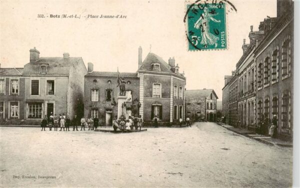Botz-en-Mauges 49 Maine-et-Loire Place Jeanne d_Arc