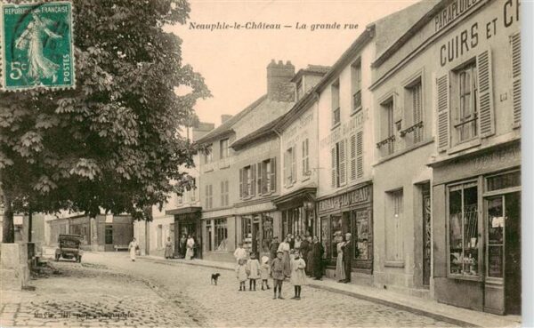 Neauphle-le-Chateau 78 Yvelines La Grande Rue