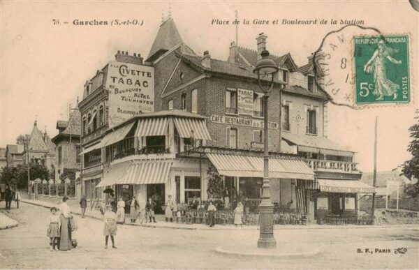 Garches 92 Hauts-de-Seine Place de la Gare et Boulevard de la Sta