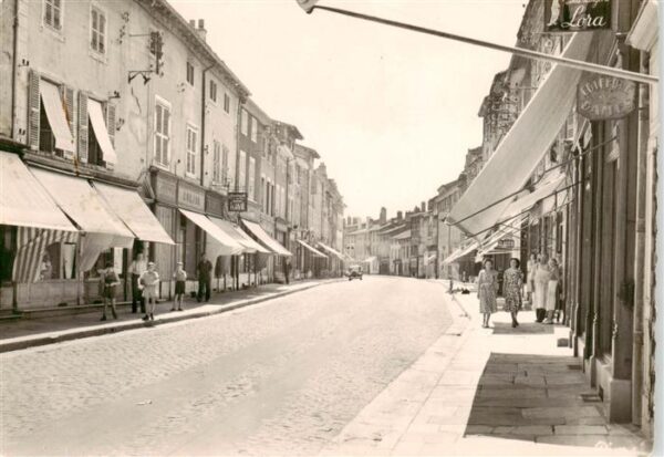 Pont-de-Vaux La Grande Rue