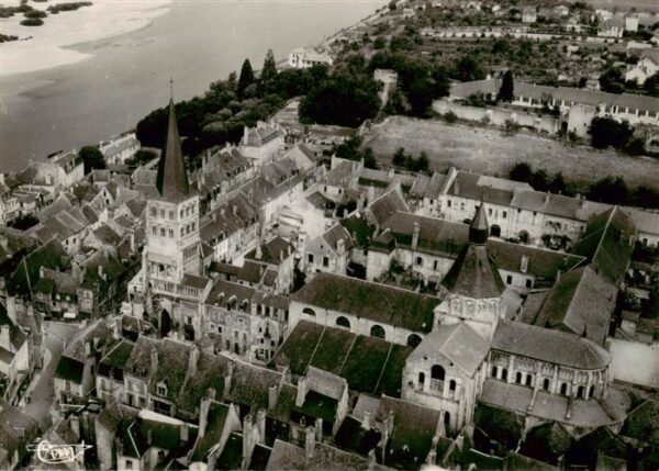La Charite-sur-Loire Vue aérienne sur l Eglise et le prieuré