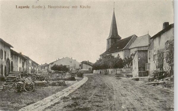 Lagarde Chateau-Salins 57 Moselle Lothri Hauptstrasse mit Kirche