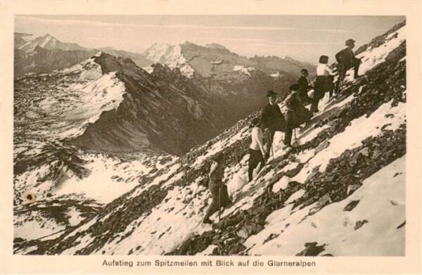 Glarner Toedi Aufstieg zum Spitzmeilen mit Blick auf