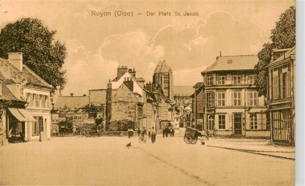 Noyon 60 Der Platz St Jakob
