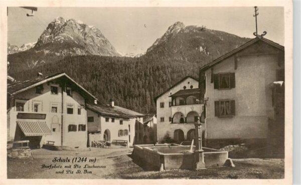 Schuls Scuol GR Dorfplatz mit Piz Lischanna und Piz St