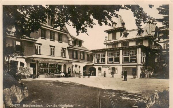Buergenstock Vierwaldstaettersee NW Bahnhofplatz