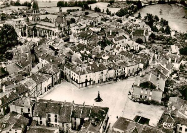 Le Dorat 87 Haute-Vienne Place de Liberation Vue aerienne