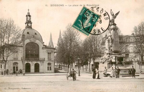 Soissons 02 Aisne Place de la République