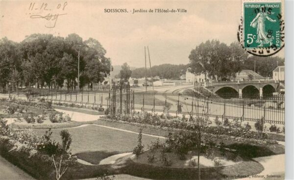 Soissons 02 Aisne Jardins de l Hôtel de Ville