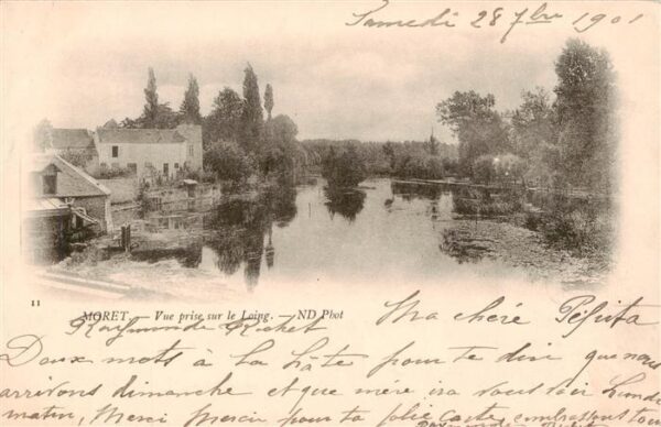 Moret-sur-Loing 77 Seine-et-Marne Vue prise sur le Loing