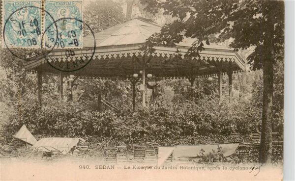 Sedan 08 Ardennes Le Kiosque du Jardin Botanique apres le