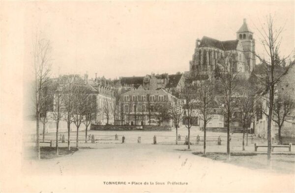 Tonnerre 89 Yonne Place de la Sous Prefecture
