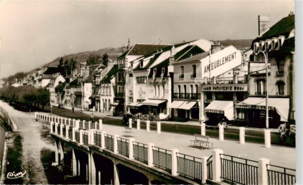 Joigny 89 Yonne Quai General Leclerc