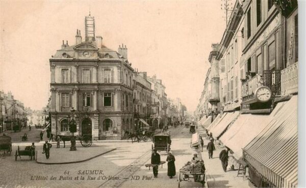 Saumur 49 Maine-et-Loire Hotel des Postes et la Rue d'Orleans