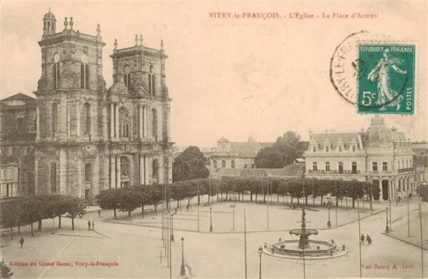 Vitry-le-Francois 51 Marne Eglise Place d Armes