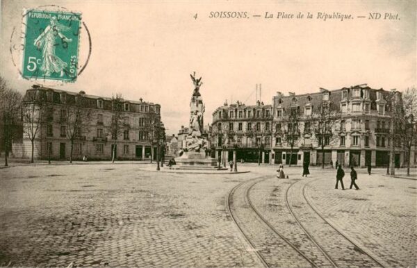 Soissons 02 Aisne Place de la République