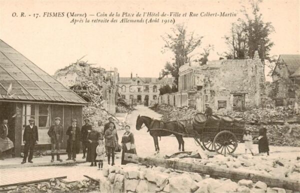 Fismes 51 Marne Coin de la Place de l’Hotel de Villeet